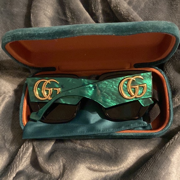 Gucci Sunglasses OPEN TO OFFERS - Picture 2 of 5